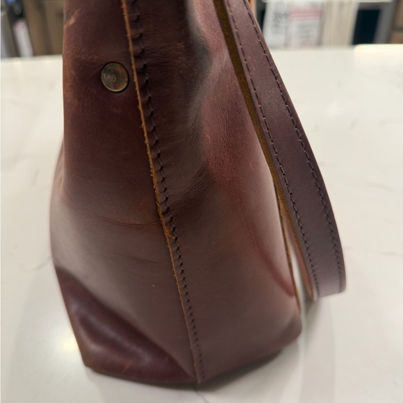 Portland Leather Tote Bag - Picture 2 of 9